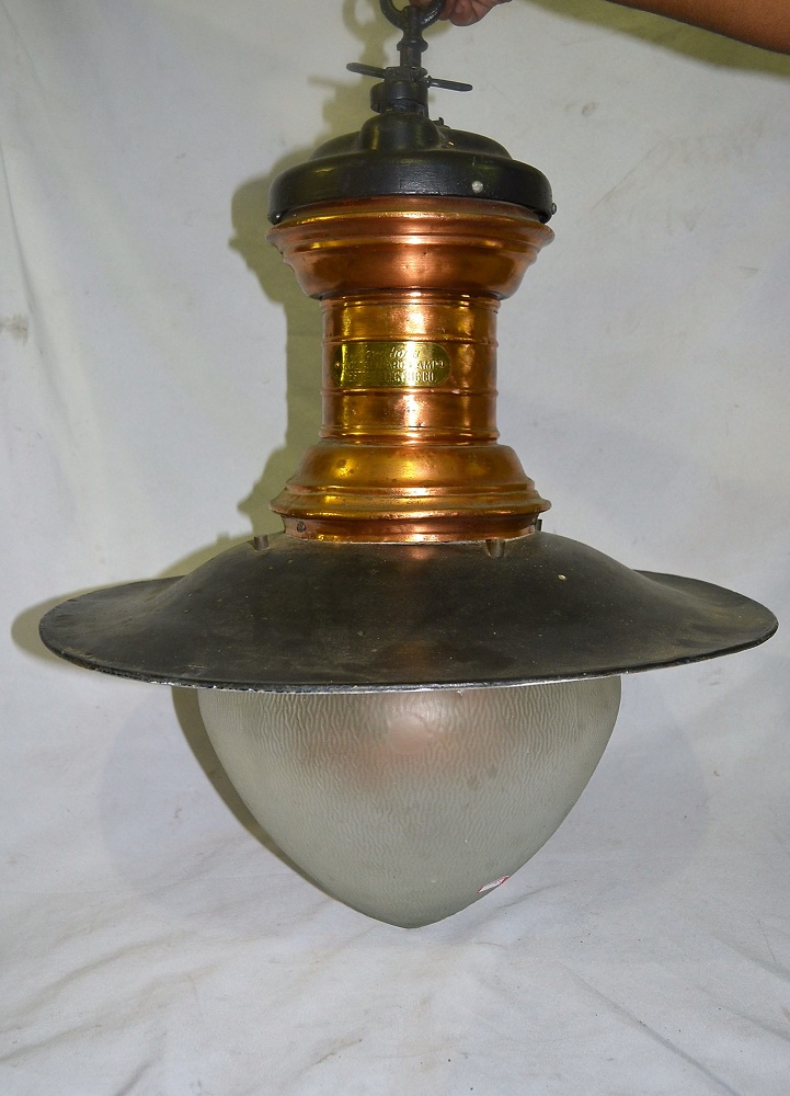 Antiga luminária " Rio antigo " . Med. 76 x 55