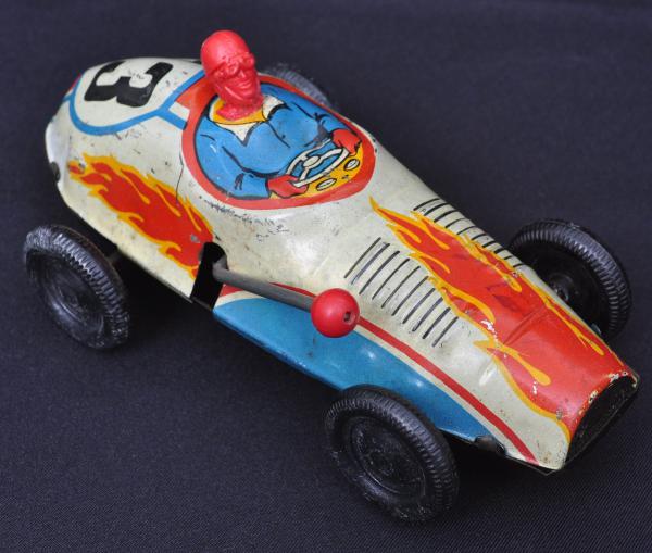 Carro De Corrida De Brinquedo Antigo Para Crianças Capturado Em Um