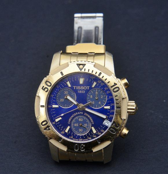 TISSOT Rel gio de pulso. Modelo PRS 200 362 462. Cai