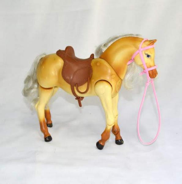 Mattel - Boneca Barbie e Cavalo