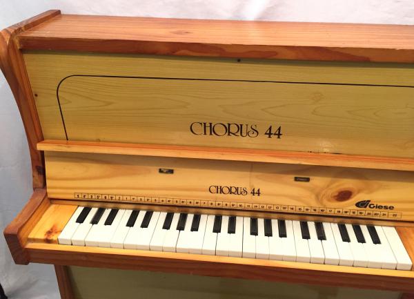 RETIRADA SOMENTE NO LOCAL. ANTIGO PIANO INFANTIL - Marca: Giese