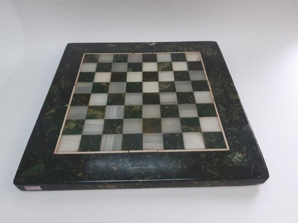 Jogo de xadrez, em granito, tabuleiro, cores verde Ubat