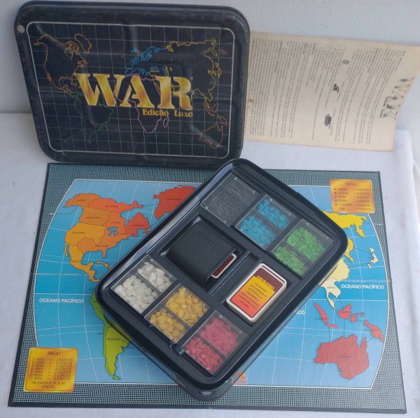 Antigo Jogo WAR Edição Luxo - Caixa em metal original com tabuleiro e  pecinhas