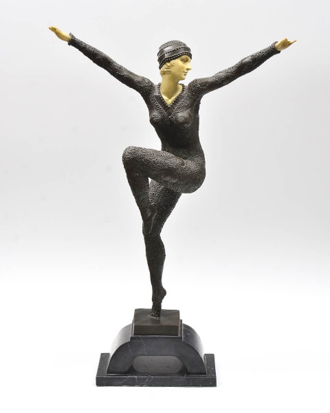 DEMETRE CHIPARUS (1886-1947) - estatueta ART DÉCO moldada em bronze e marfim, representando "Dan