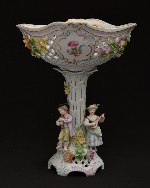 Arte . Duas jarras de miniatura em porcelana. Tamanhos e decor foto 8