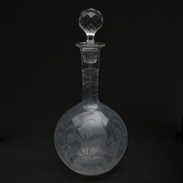 Arte . Oito taças de pé alto de cristal branco e verde transpa foto 8