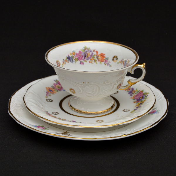 Arte . Centro de mesa de porcelana alemã Plaue Schierholz, sob foto 8