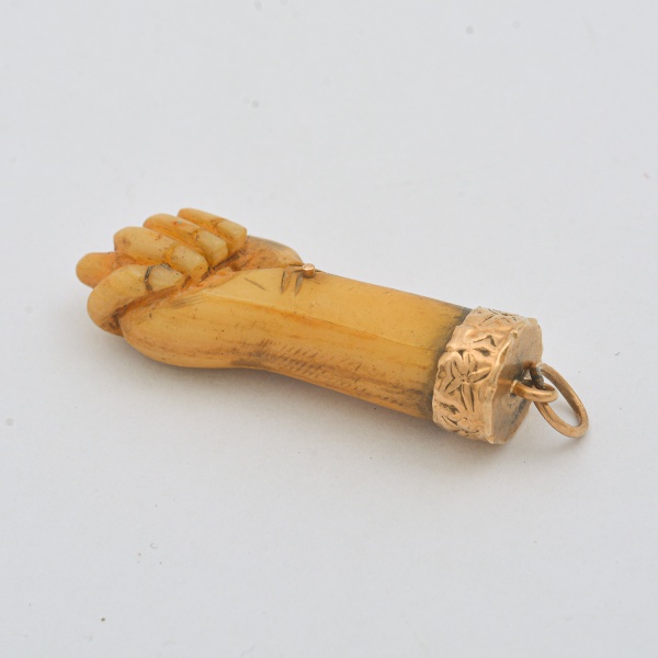 Arte . Dois pingentes de ouro 18 k, modelo mina com pedras col foto 5