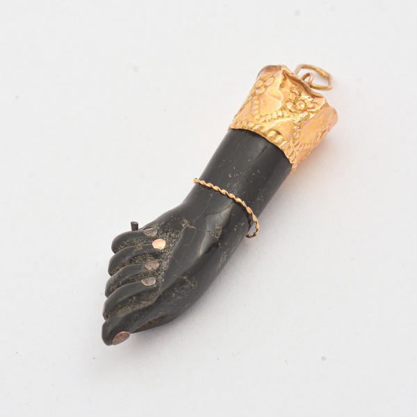 Arte . Dois pingentes de ouro 18 k, modelo mina com pedras col foto 6