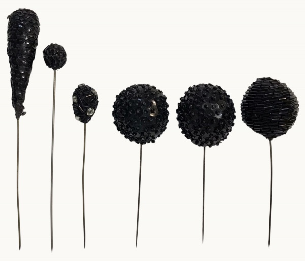 Arte . - 1396 - 4 ALFINETES PARA CHAPÉUS CONFECCIONADOS EM MET foto 3