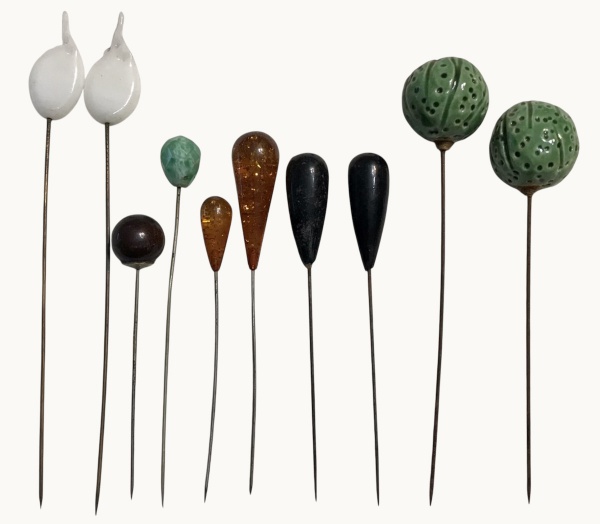 Arte . - 1396 - 4 ALFINETES PARA CHAPÉUS CONFECCIONADOS EM MET foto 6