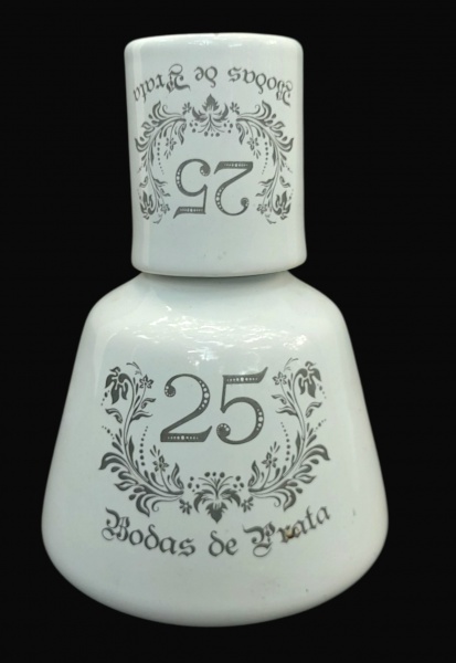 Arte . - 2064 - JARRA CONFECCIONADA EM PORCELANA COM REPRESENT foto 7