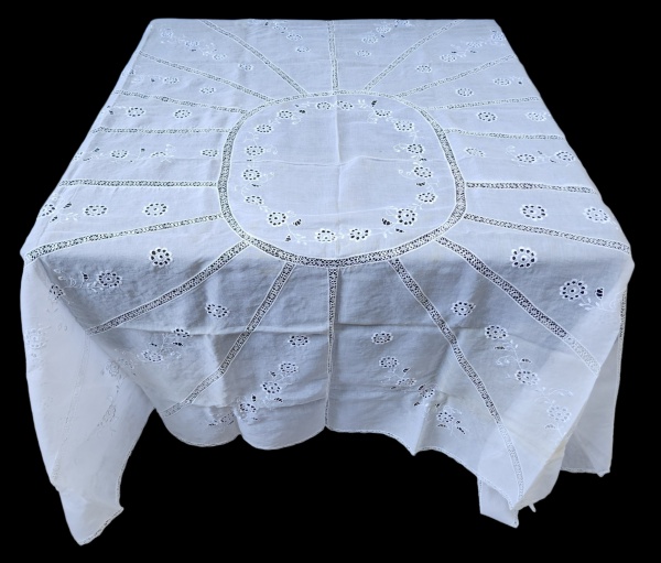 Arte . - 4567 - 2 TOALHAS DE MESA EM LINHA BORDADA - DECORADOS foto 7