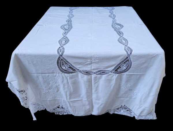 Arte . - 4545 - TOALHA DE MESA RETANGULAR DECORADA COM BORDADO foto 1