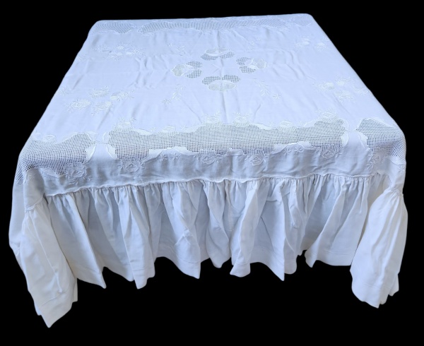 Arte . - 4545 - TOALHA DE MESA RETANGULAR DECORADA COM BORDADO foto 4