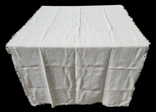 Arte . - 4524 - CAMINHO DE MESA DECORADO COM PADRÕES VAZADOS | foto 2