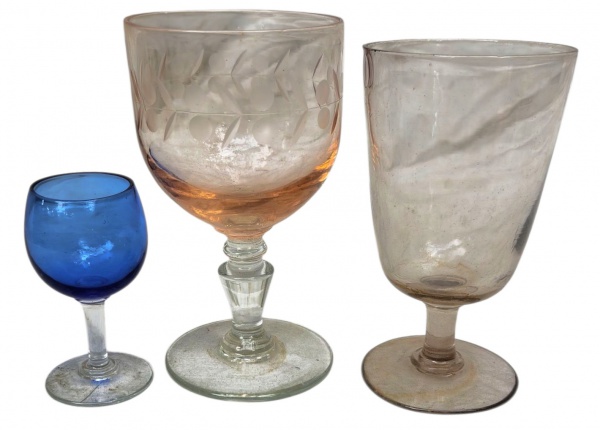 Arte . - CXLV - 5 TAÇAS PARA VINHO TIPO FLAUTA CONFECCIONADA E foto 1