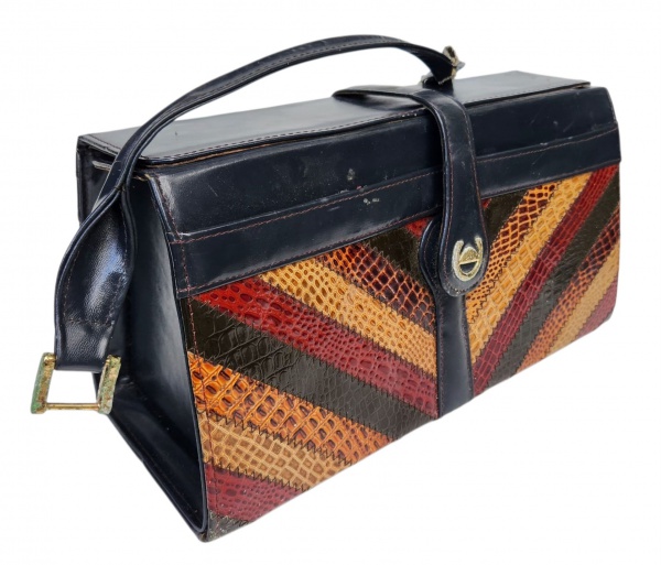 Bolsas . - 1775 - BOLSA ESTILO HOBO BAG DECORADA COM LANTEJOULAS foto 3