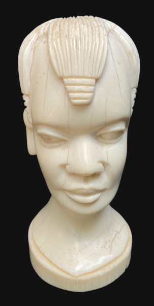 Arte . - 1358 - AFRICA - ESCULTURA COM REPRESENTAÇÃO DE BUSTO foto 3