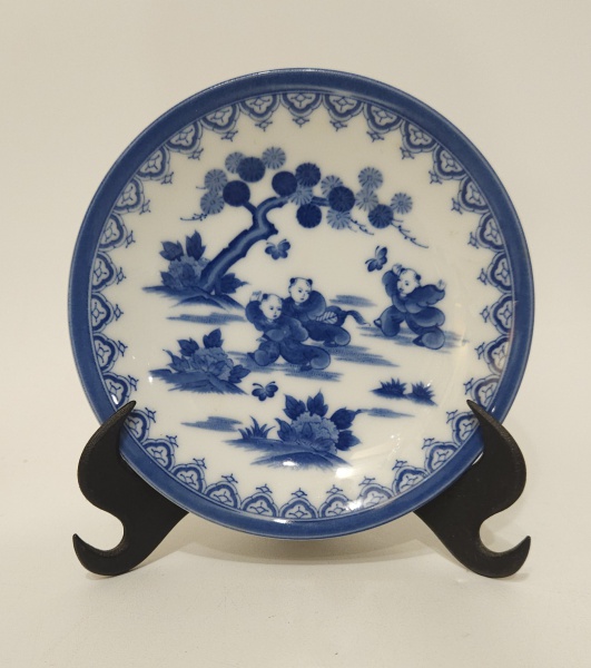 Arte . Prato em porcelana branca, pintado à mão, com mapa dos foto 7