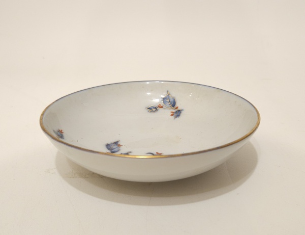 Arte . Prato em porcelana branca, pintado à mão, com mapa dos foto 8