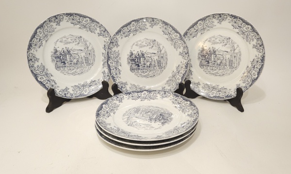 Arte . Pratinho em porcelana oriental, com decoração floral. A foto 7