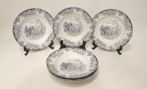 Arte . Pratinho em porcelana oriental, com decoração floral e foto 7