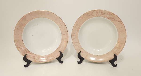 Arte . Pratinho em porcelana oriental, com decoração represent foto 8