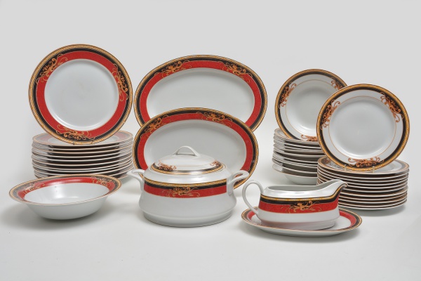 Arte . Serviço para chá em porcelana nacional da marca REAL, m foto 2