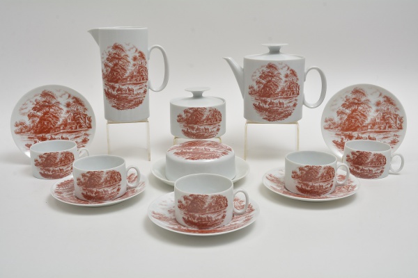 Arte . Serviço para chá em porcelana nacional da marca REAL, m foto 4