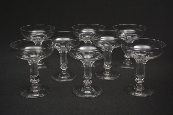 Arte . Quatro cálices de pé alto, para licor ou drinques doces foto 4