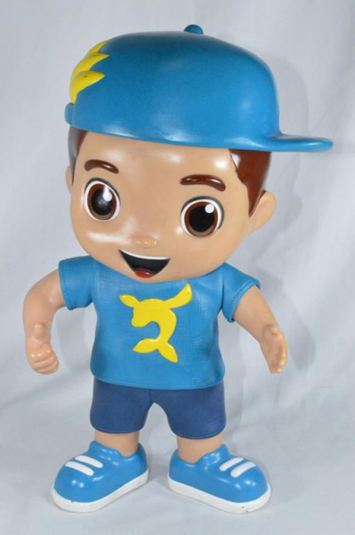 Arte . Grande boneco do famoso personagem de desenho, programa foto 2