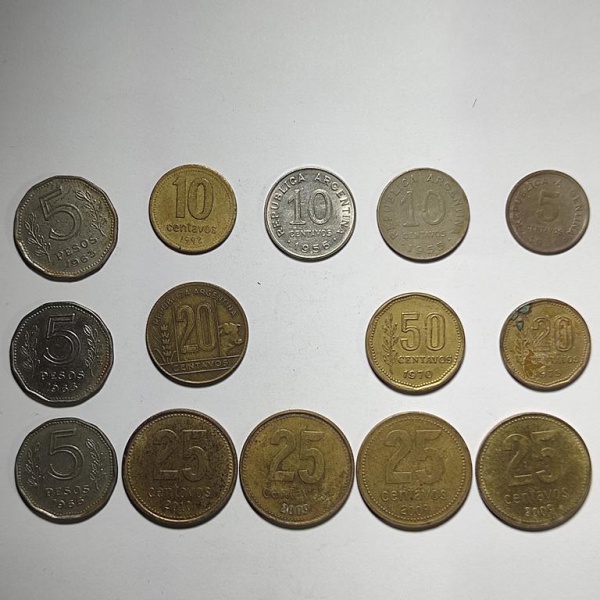 Arte . Lote constando de oito moedas de 20 centavos, Argentina foto 7