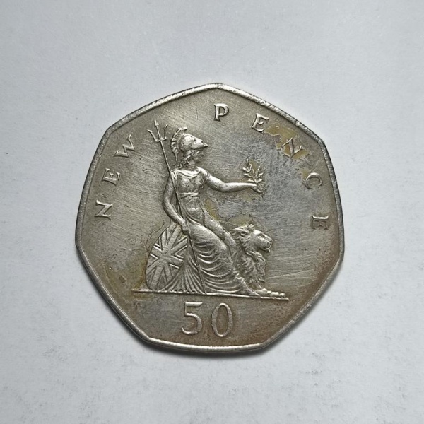 Arte . Cinco moedas de 2,50 Escudos Português datadas de: 1981 foto 6