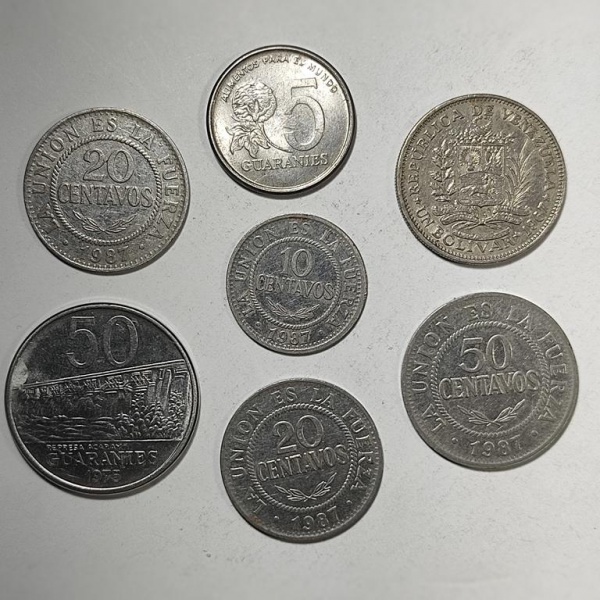 Arte . Oito moedas de Portugal, sendo: quatro de 20 centavos, foto 4