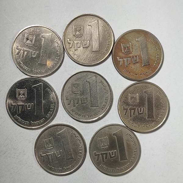 Arte . Duas moedas sendo: uma do mandato britânico da palestin foto 7