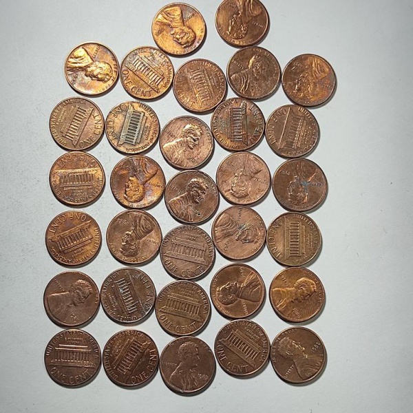 Arte . Moeda de 1 libra esterlina (one pound) do reino unido, foto 8