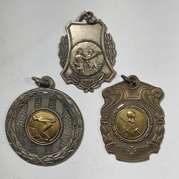 Arte . Grande pingente de hamsá em metal dourado e esmaltado g foto 6