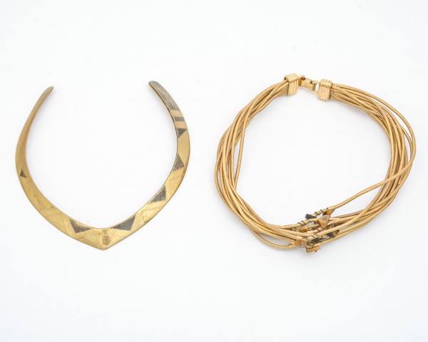 Arte . Pulseira indiana de metal amarelo com placas de osso, p foto 3