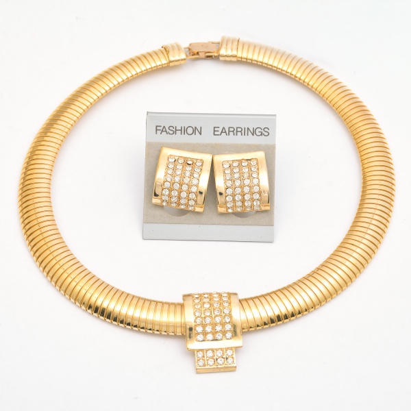 Arte . Pulseira de strass prateada, com design de corrente env foto 7
