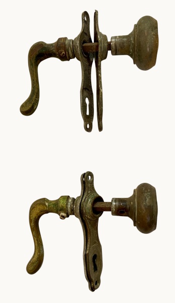 Arte . VINTAGE - ANTIGOS FECHOS DE PORTA DE FERRO | ACOMPANHAM foto 2