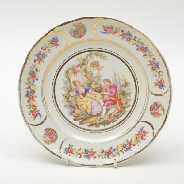 Arte . Quatro pratos  decorativos, três em porcelana, um inglê foto 1