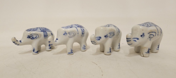 Arte . Porta cartões em porcelana com decoração floral. Medida foto 6