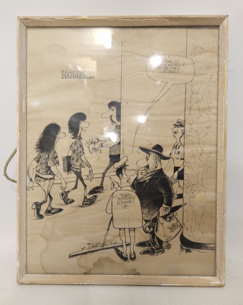 Arte . Máscara em resina com aplicação de pintura amarela. Med foto 6