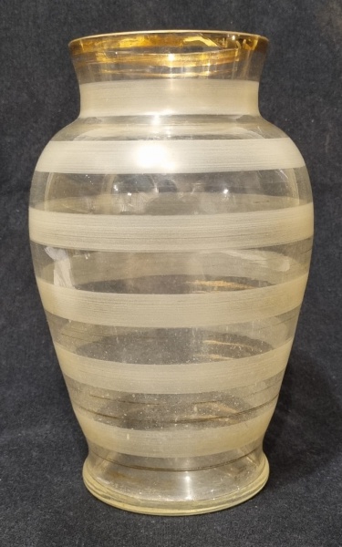 Arte . Lote composto de 1 taça e 1 copinho para aperitivo, em foto 2