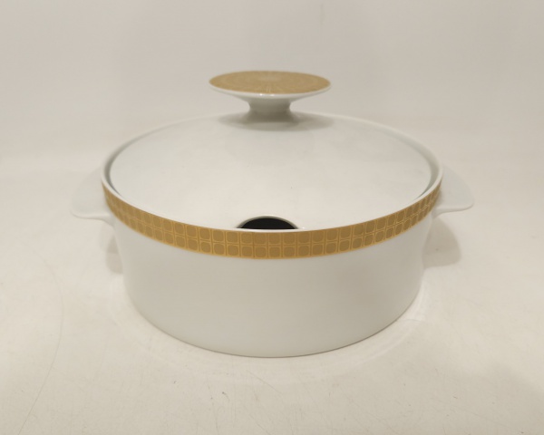 Arte . BIONA - Pires em porcelana com decoração carruagem. Diâ foto 8