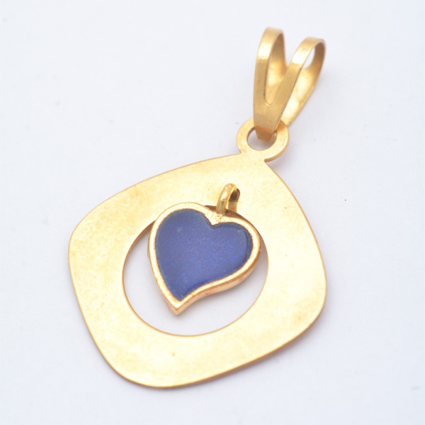 Arte . Dois pingentes em ouro amarelo, 14 K, o maior  (3 cm de foto 4