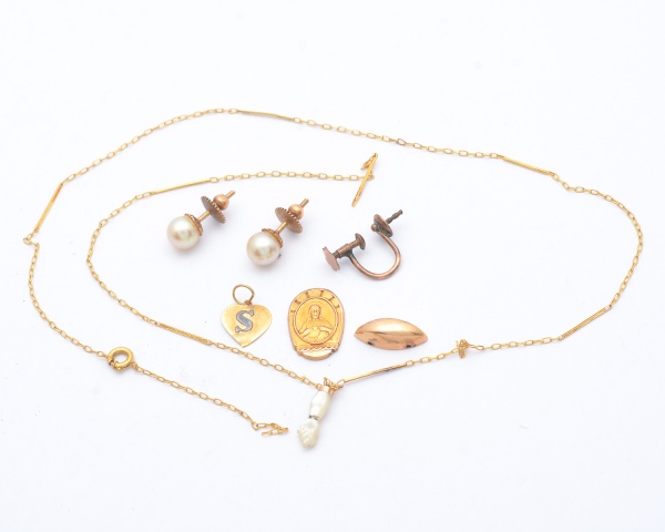 Arte . Pingente em ouro amarelo, 14 K,  no formato de balde, foto 5
