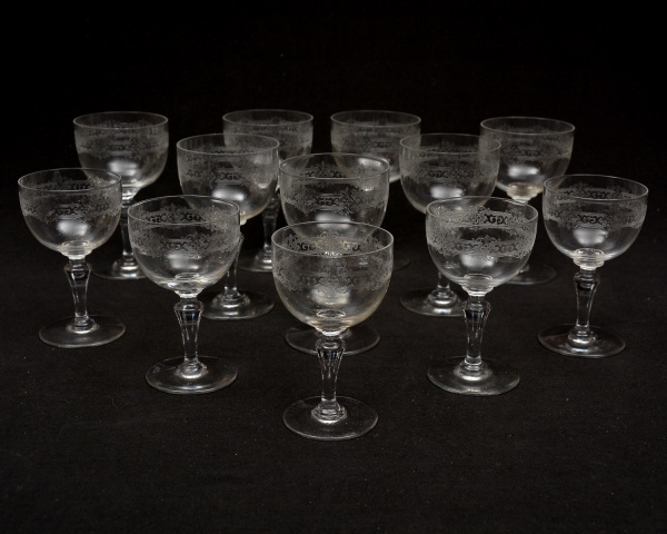 Arte . Grande e elegante refresqueira no formato de filtro, em foto 3