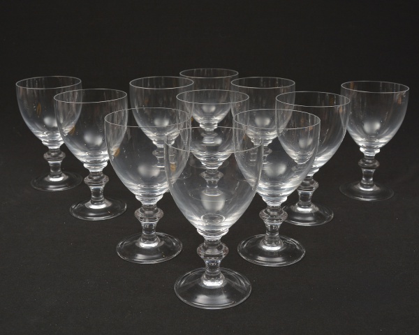 Arte . Elegante vaso em cristal europeu translúcido, ricamente foto 8